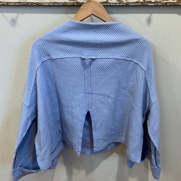 Free People Bunny Tee Knit Pullover in Blue Moon‎ Quartz Bell Sleeves Size Small - Picture 6 of 9